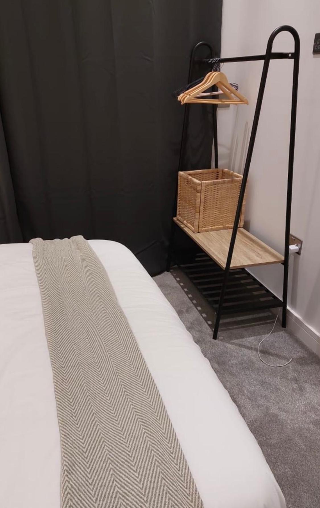 Modern 2bed Sutton Apartment *